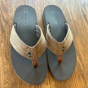 Nautica flip flops
